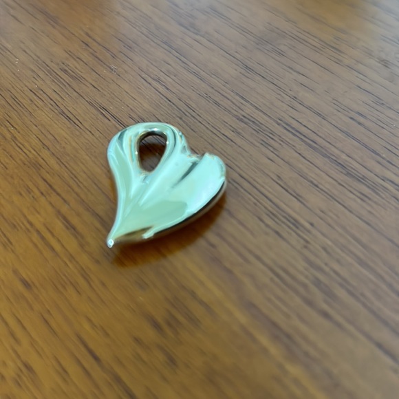 14K yellow gold puffy heart charm - Picture 6 of 11